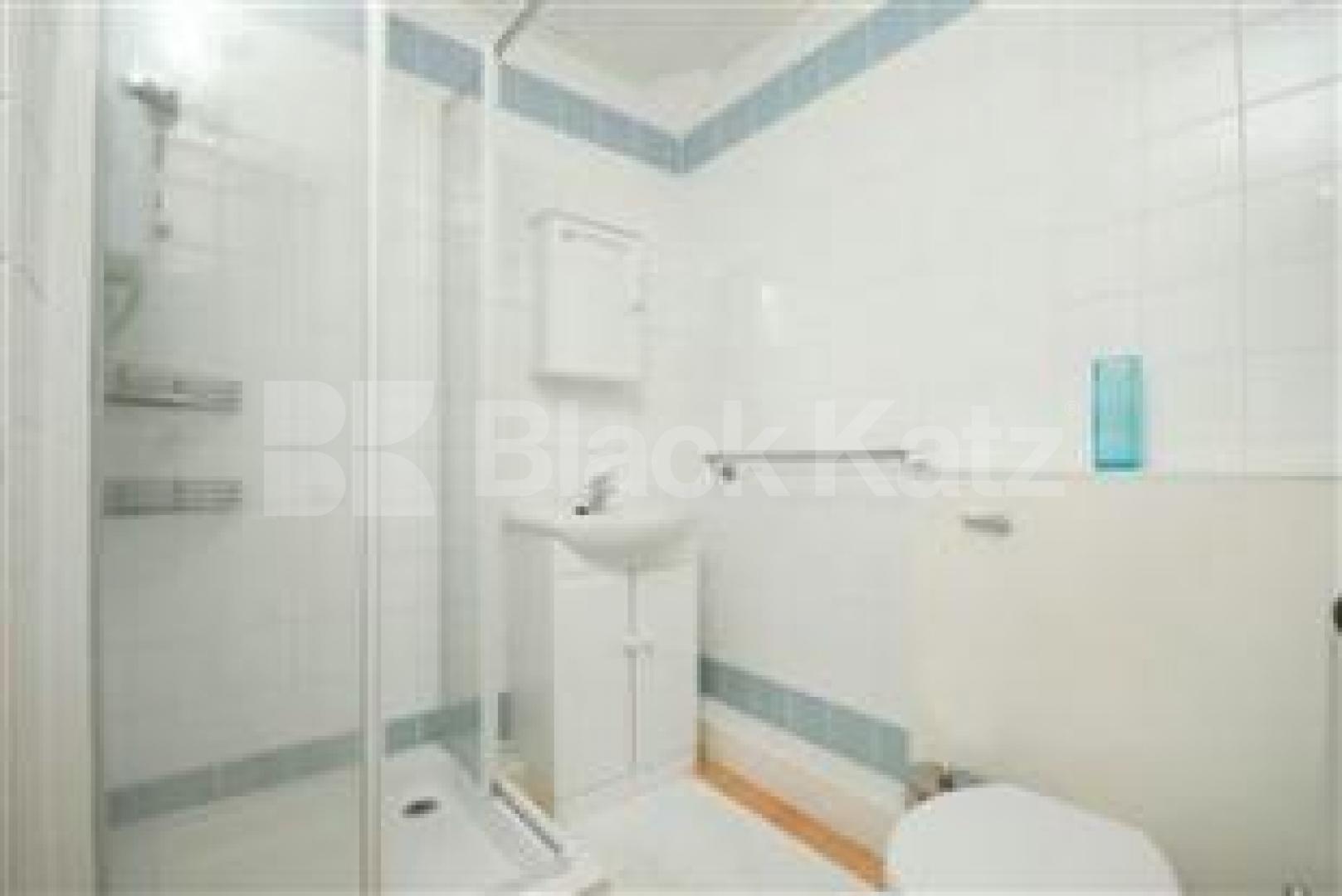 			NEW INSTRUCTION!, Studio Apartment, 1 bath, 1 reception Studio			 Ferme Park Road, CROUCH END